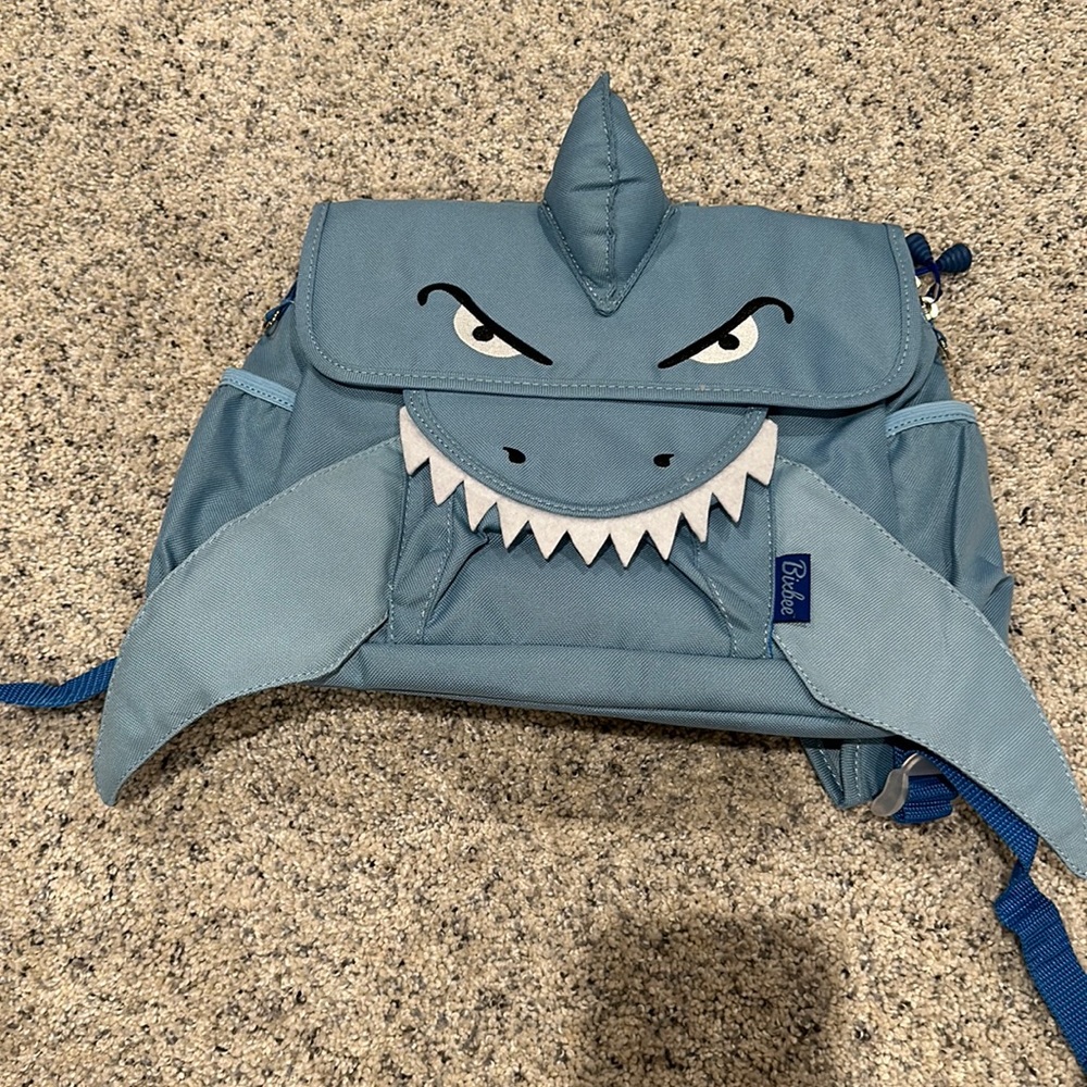 Bixbie kids shark backpack NWOT